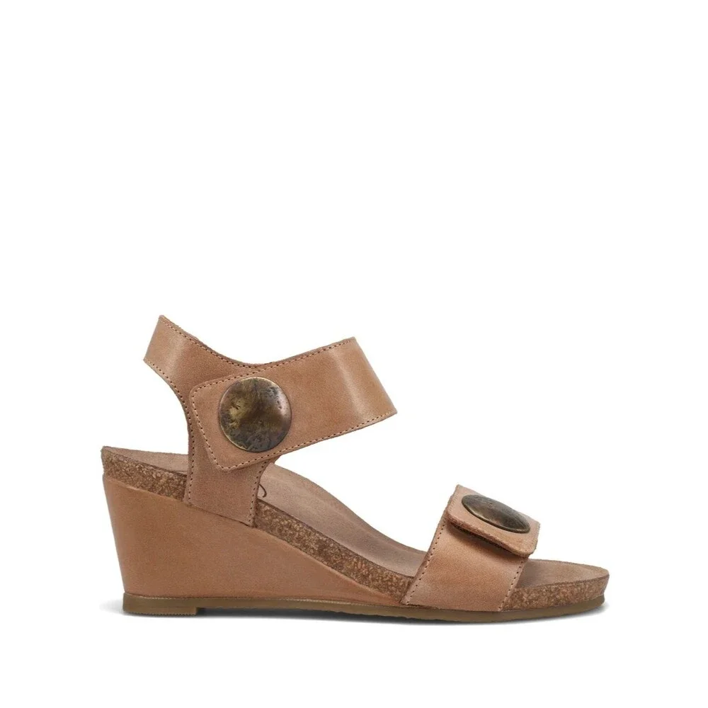 Taos Footwear Taupe Suede Wedge Sandals Hook & Loop 39 /US 8.5 Boho Chic Coastal